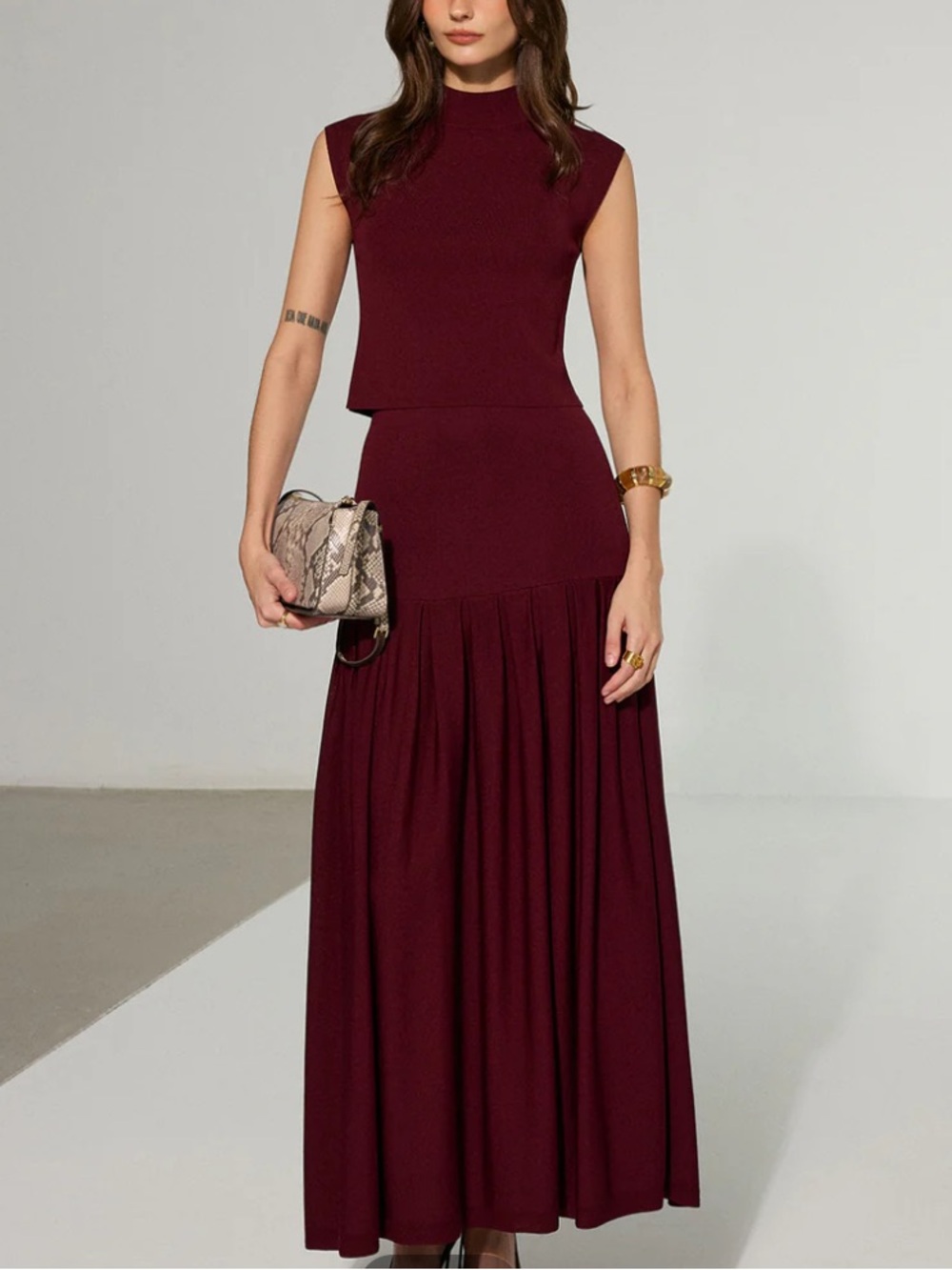 Commense Burgundy Sleeveless Cropped Top & Maxi Skirt Set - Picture 3 of 7